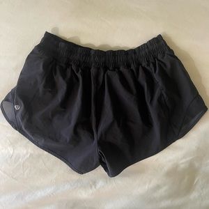 Hottie hot low-rise short 2.5’